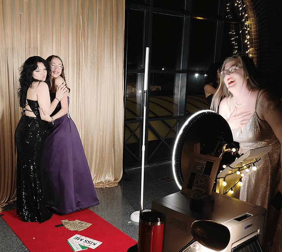 people enjoying the photobooth